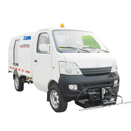 Road maintenance vehicle